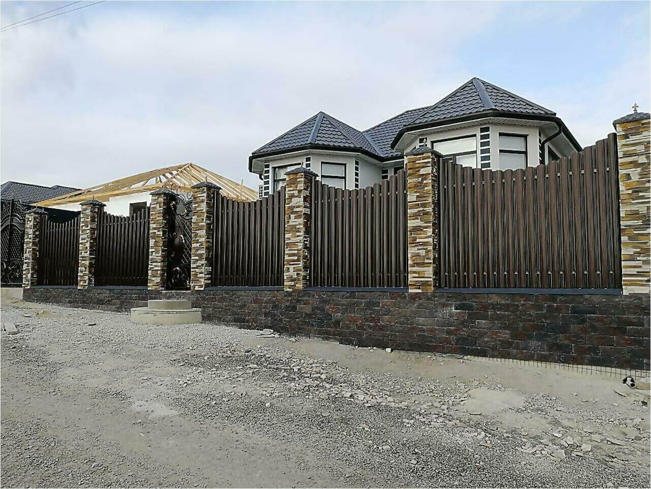 забор из штакетника 110м фото3 в Выборге