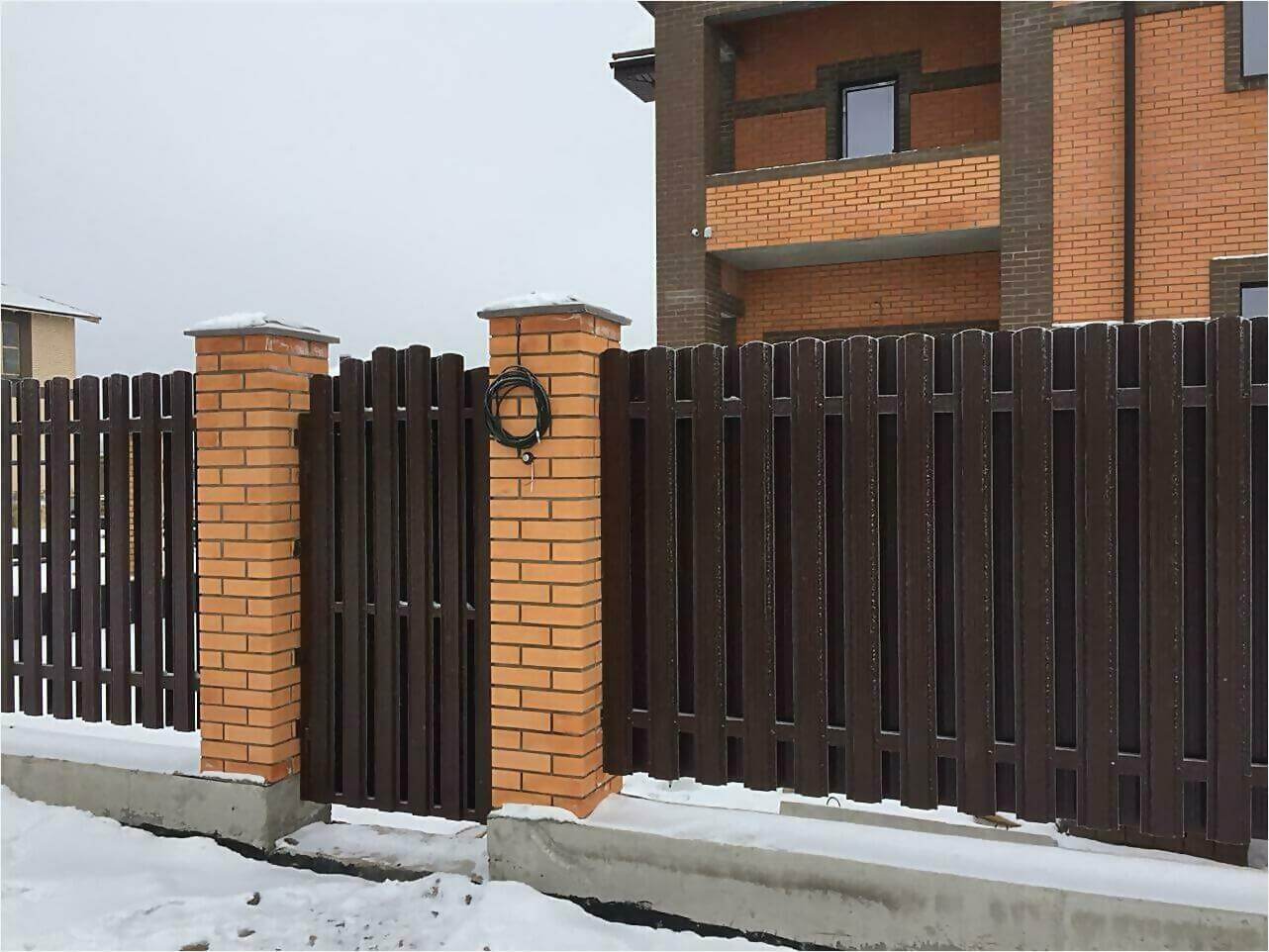 Забор из штакетника 95м фото2 в Выборге