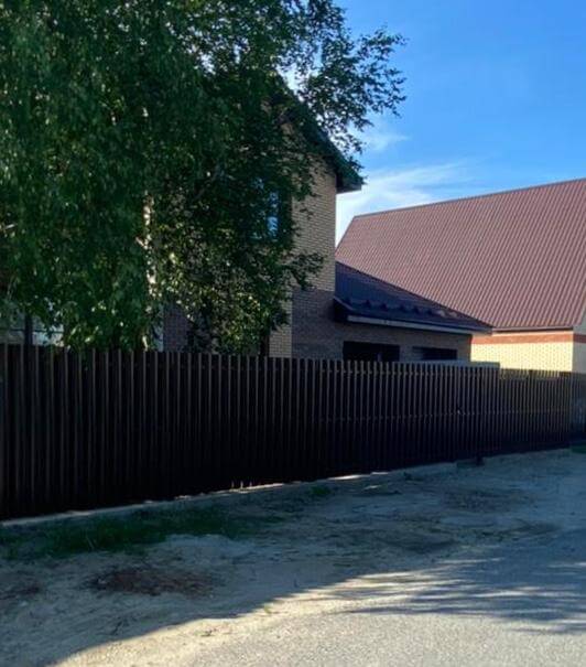 забор из штакетника шоколад фото3 в Выборге