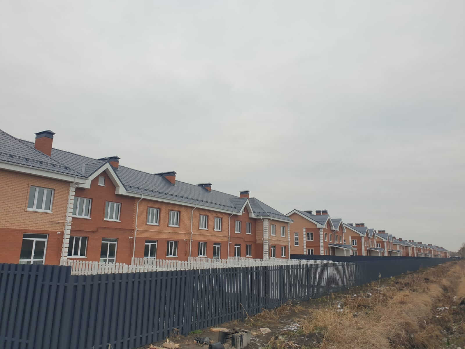 Забор из штакетника 230м Серый Графит фото5 в Выборге