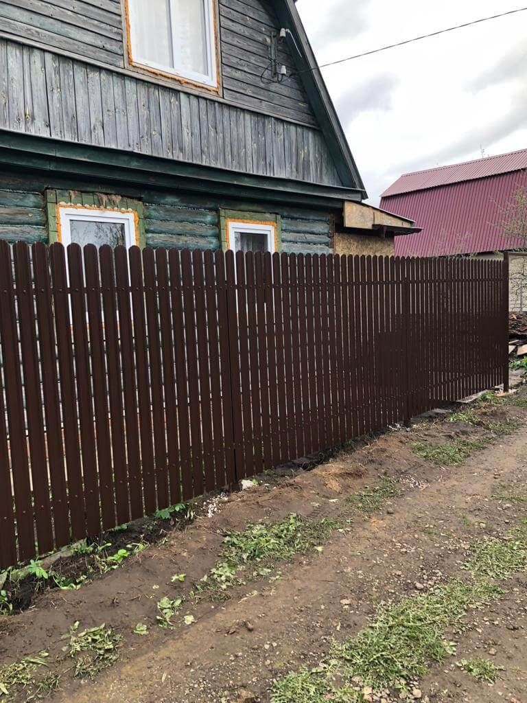 Забор из штакетника ЭКО-М 22м RAL8017/8017 Шоколад двусторонний в Выборге