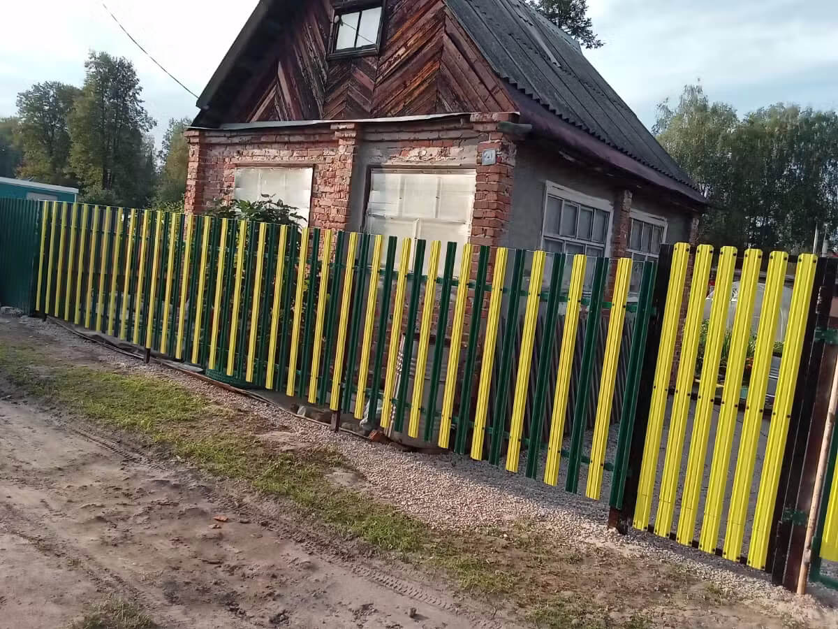 Забор из евроштакетника 13м RAL1018 Желтый фото 1 в Выборге