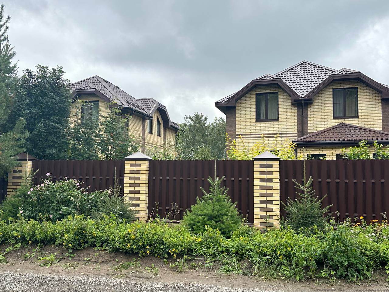 Забор из евроштакетника 24м RAL8017/8017 Шоколад двусторонний фото 1 в Выборге