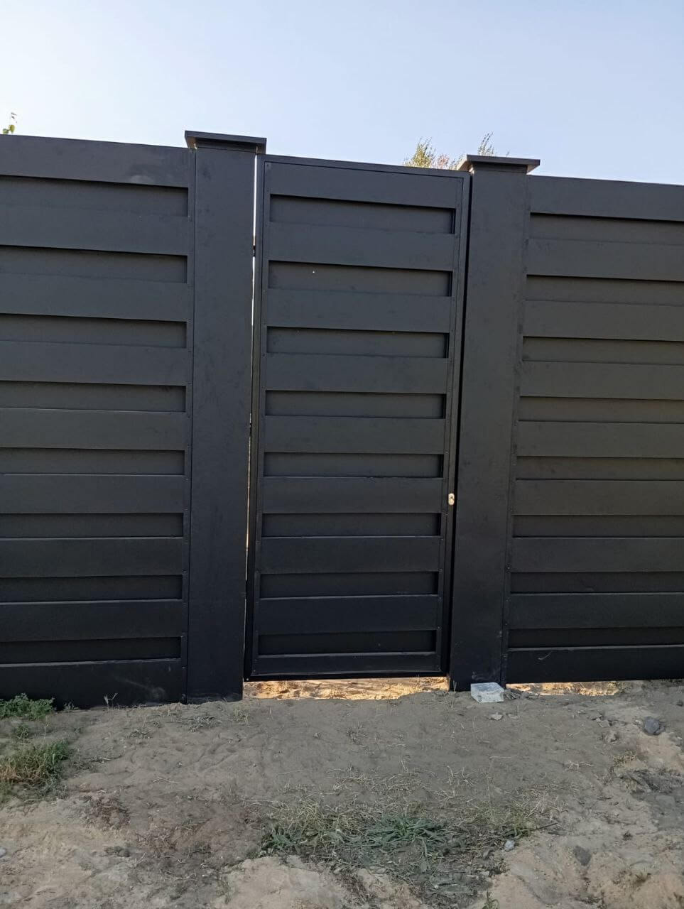 Забор-ранчо из металлопланкена 37м RAL9005 Черный МАТТЕ фото 3 в Выборге
