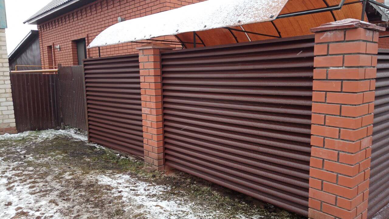 Забор из ламелей еврожалюзи 12м RAL8017/8017 Шоколад двусторонний МАТТЕ фото 4 в Выборге