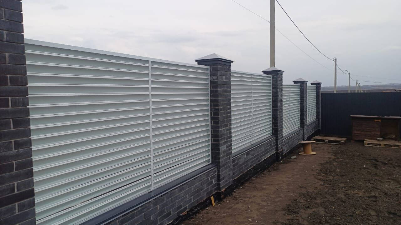 Забор-жалюзи из ламелей ЭКО-Z 94м RAL9003/9003 Белый двусторонний фото 1 в Выборге
