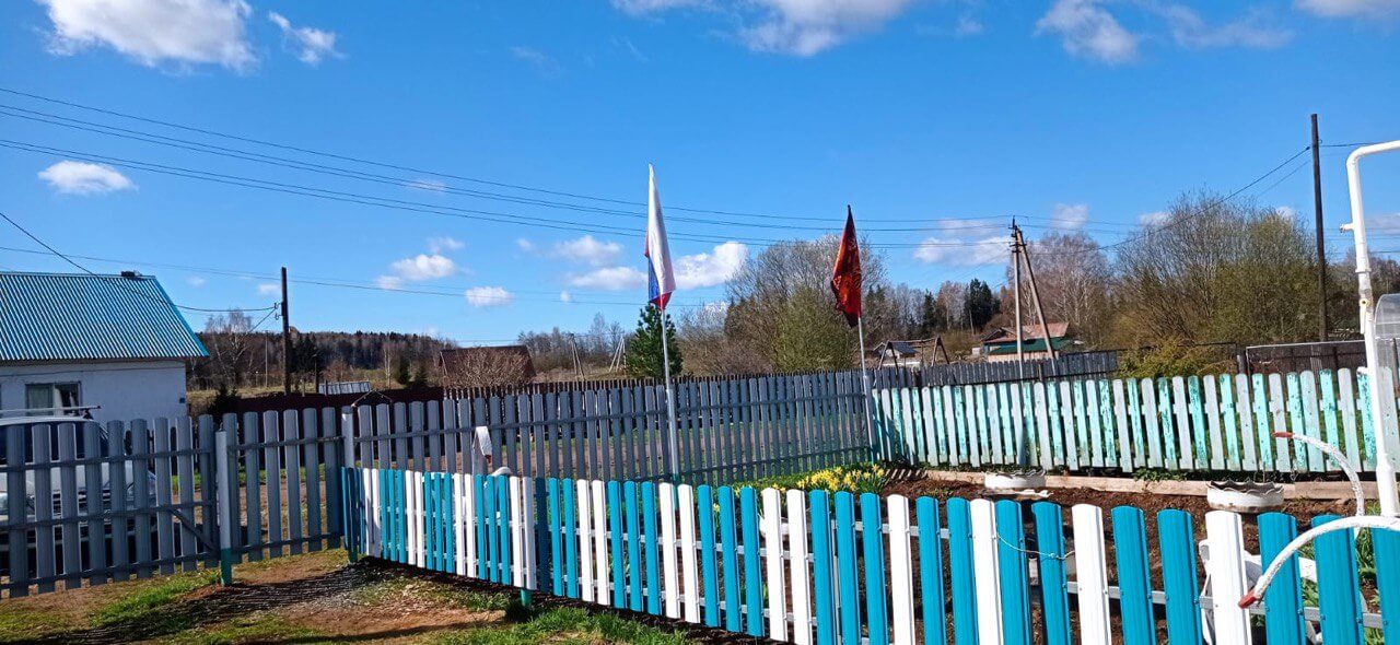Забор из евроштакетника 16м RAL5021 Морская Волна, RAL9003 Белый фото 3 в Выборге