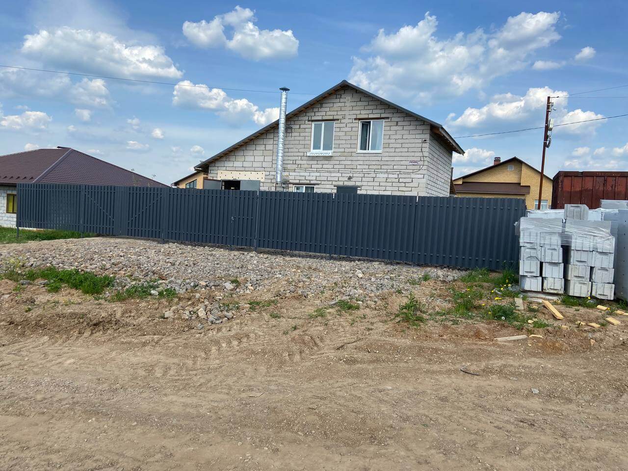 Забор из евроштакетника 16м RAL7024 Серый Графит фото 6 в Выборге