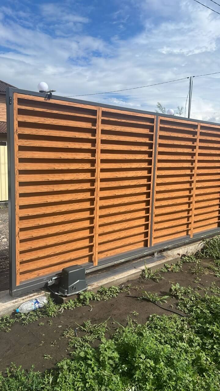 Забор-жалюзи из ламелей Хай-Тек 57м Кипарис 2xPrintech двусторонний фото 1 в Выборге