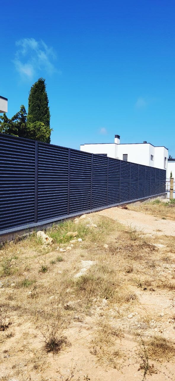 Забор-жалюзи 65м RAL7024/7024 Серый Графит МАТТЕ двусторонний фото 6 в Выборге