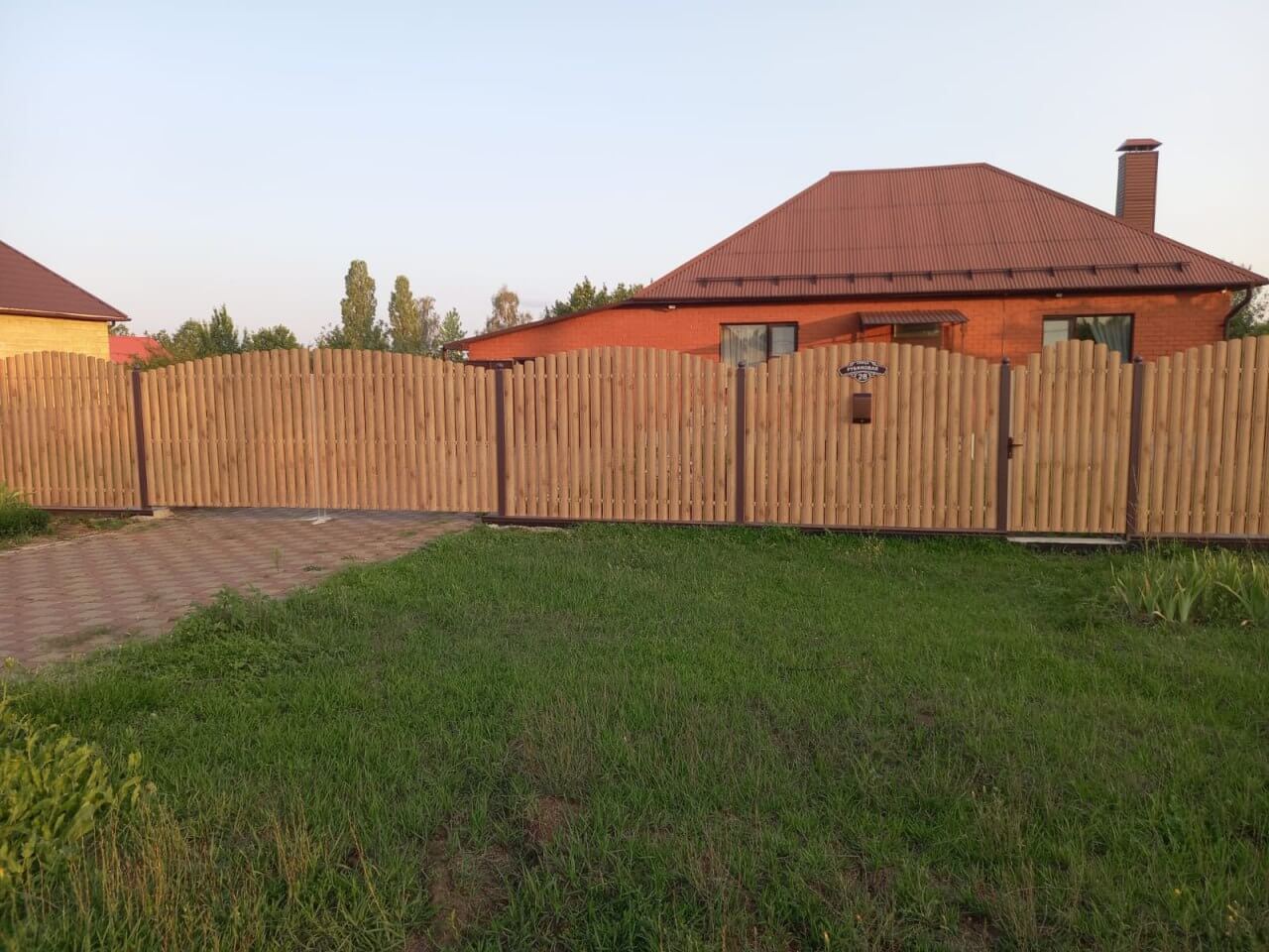 Забор из евроштакетника 24м Клен Светлый SteelArt фото 3 в Выборге