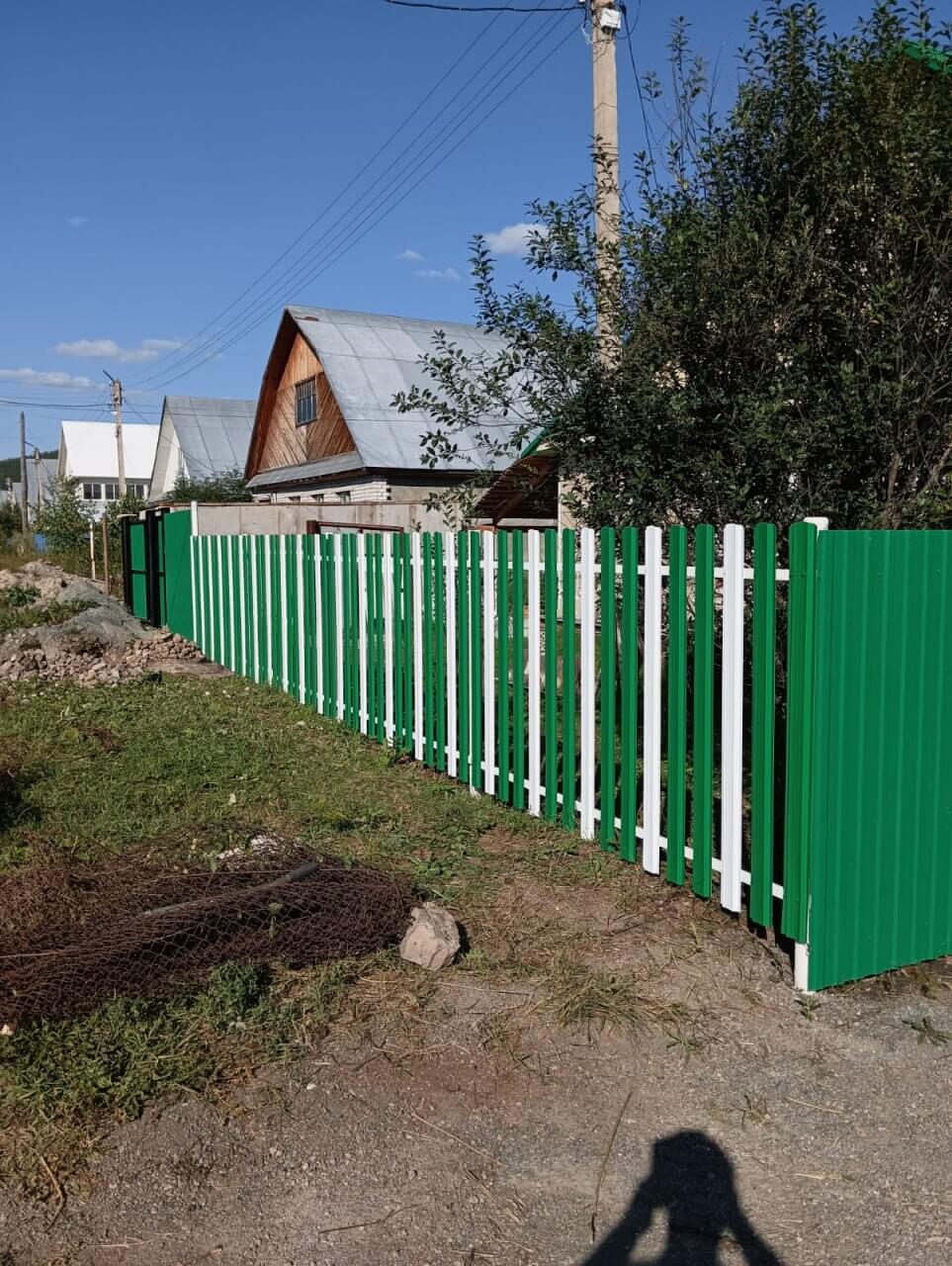Забор из евроштакетника 10м RAL9003 Белый, RAL6029 Зеленая Мята в Выборге