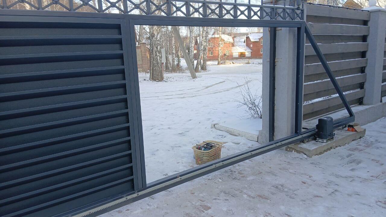 Входная группа из ламелей Хай-Тек RAL7024/7024 Серый Графит двусторонний МАТТЕ фото 10 в Выборге