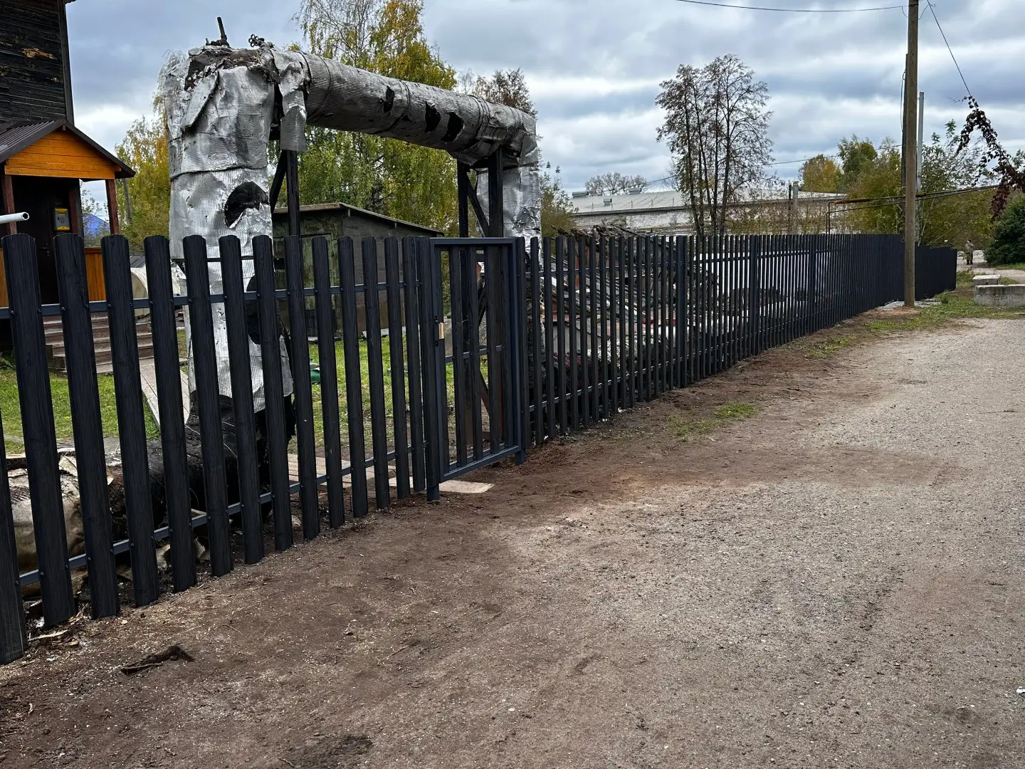 Забор из евроштакетника 63м Черное Дерево 3D Принтек фото 5 в Выборге