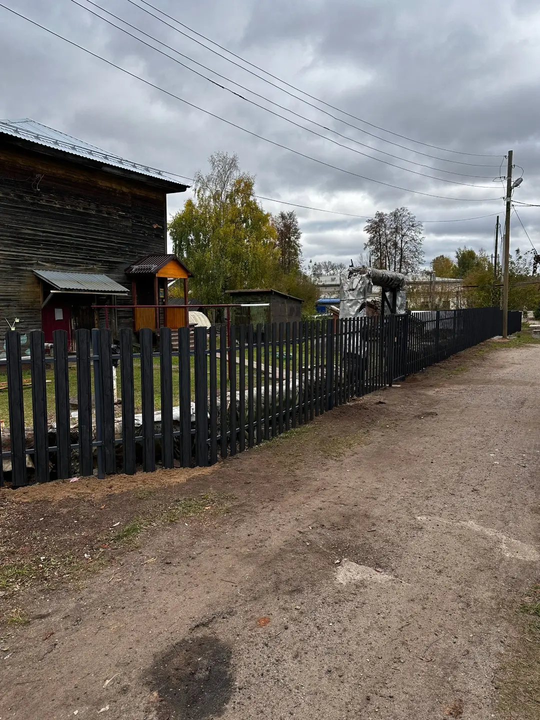 Забор из евроштакетника 63м Черное Дерево 3D Принтек фото 3 в Выборге