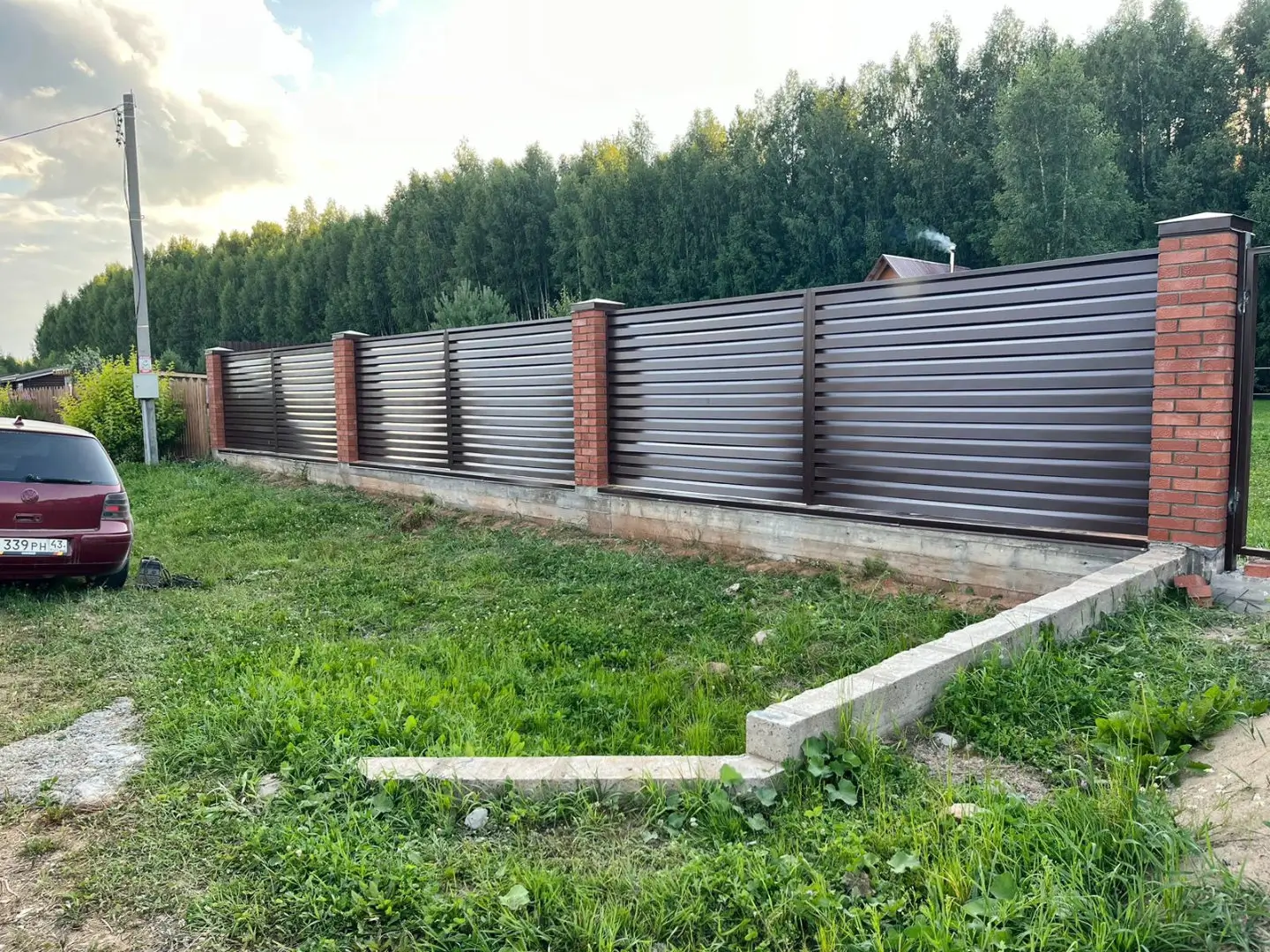 Забор-жалюзи из ламелей Хай-Тек 26м RAL8017/8017 Шоколад двусторонний в Выборге