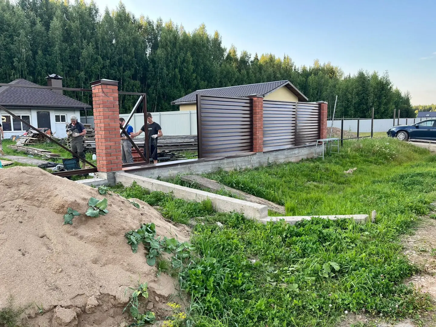 Забор-жалюзи из ламелей Хай-Тек 26м RAL8017/8017 Шоколад двусторонний фото 3 в Выборге