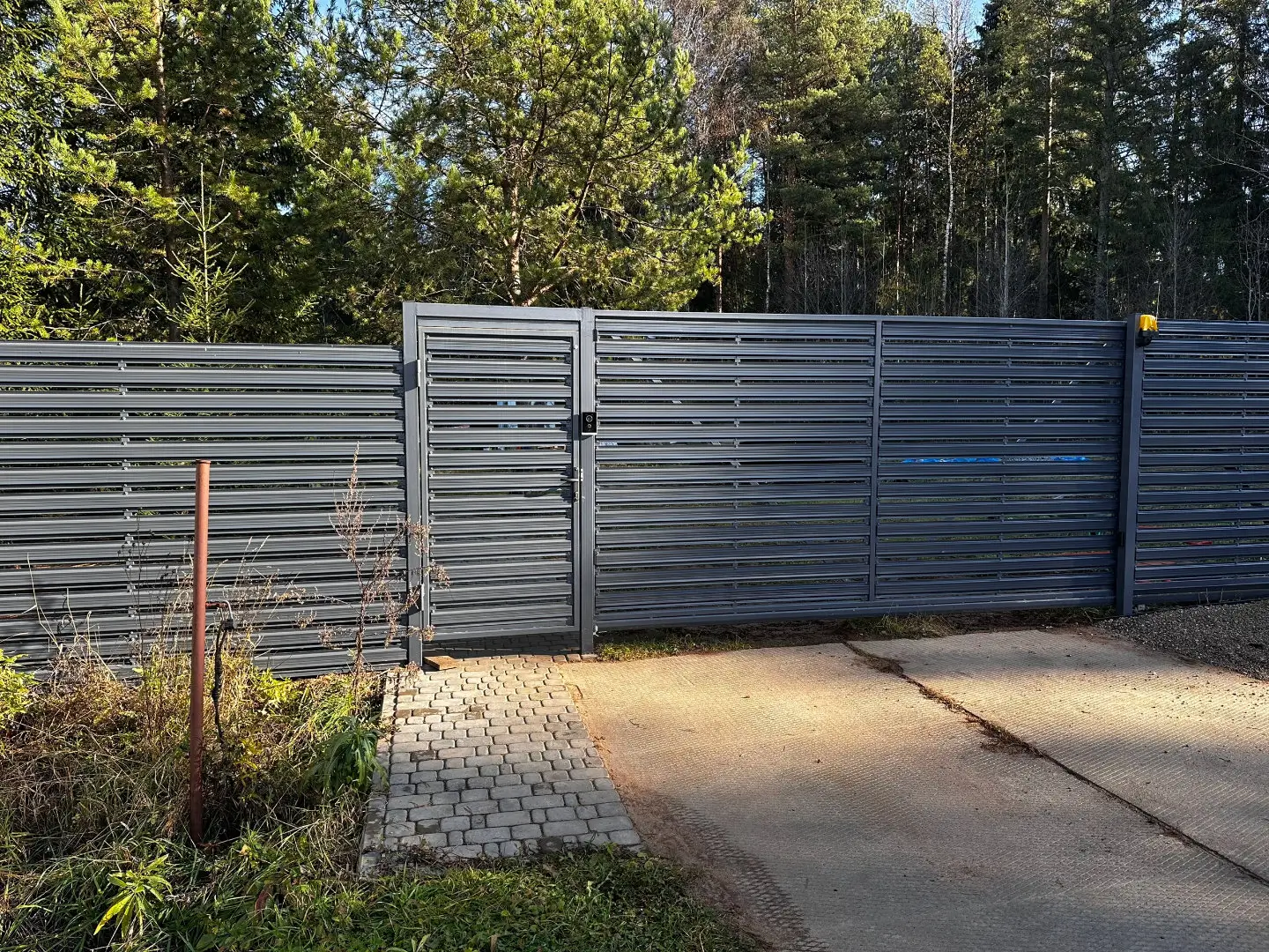 Забор-ранчо из евроштакетника 10м RAL7024 Серый Графит в Выборге