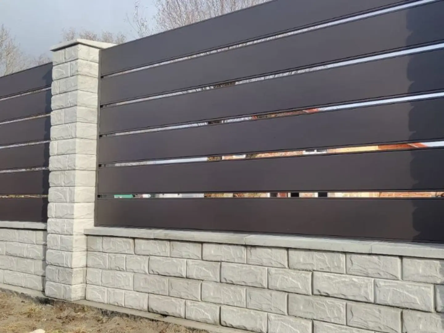 Забор-ранчо из металлопланкена 32м RAL8019 Темный Шоколад МАТТЕ фото 3 в Выборге